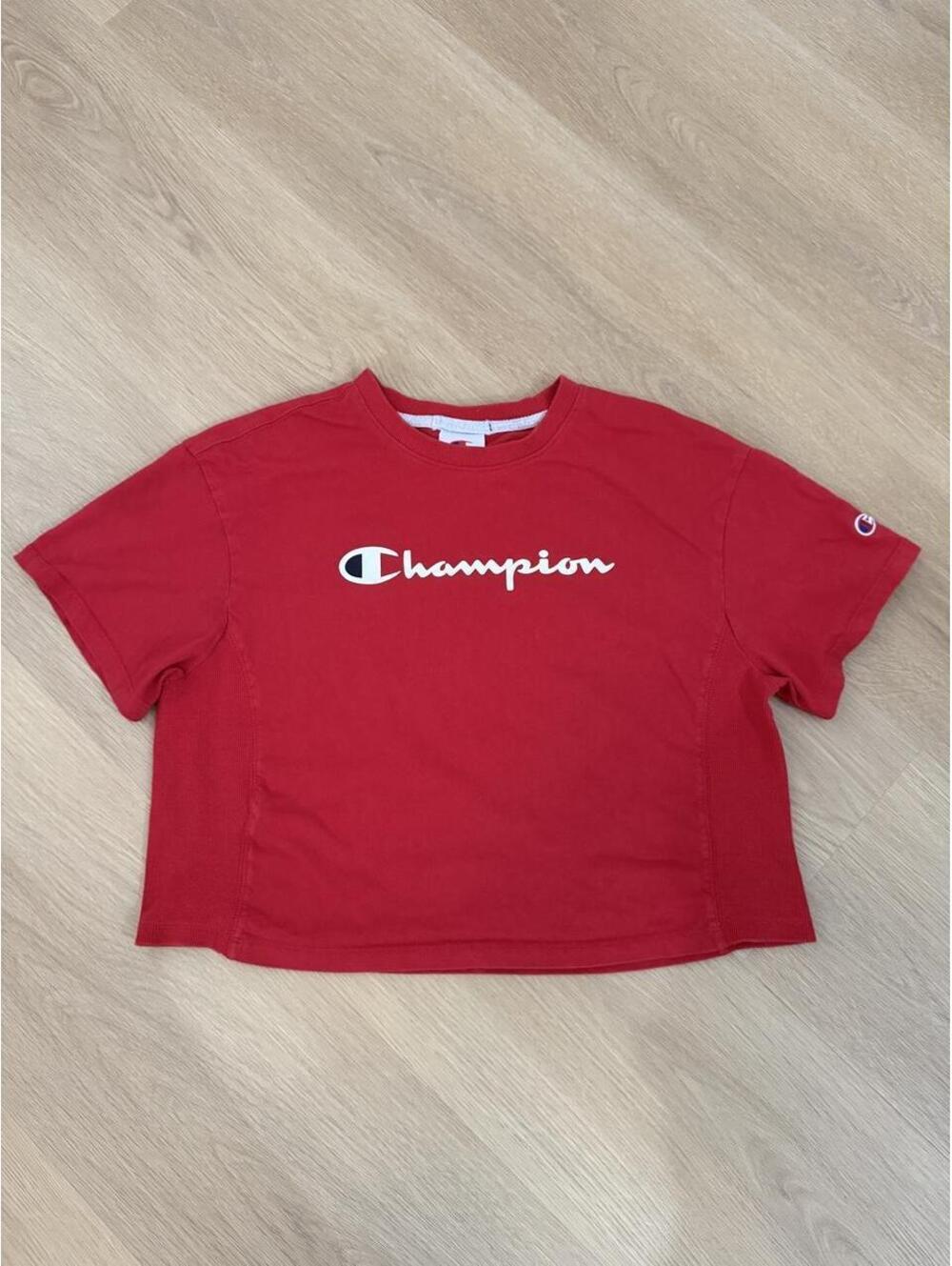 Champion Red Short-Sleeve Cropped T-Shirt Size Small White Script Logo